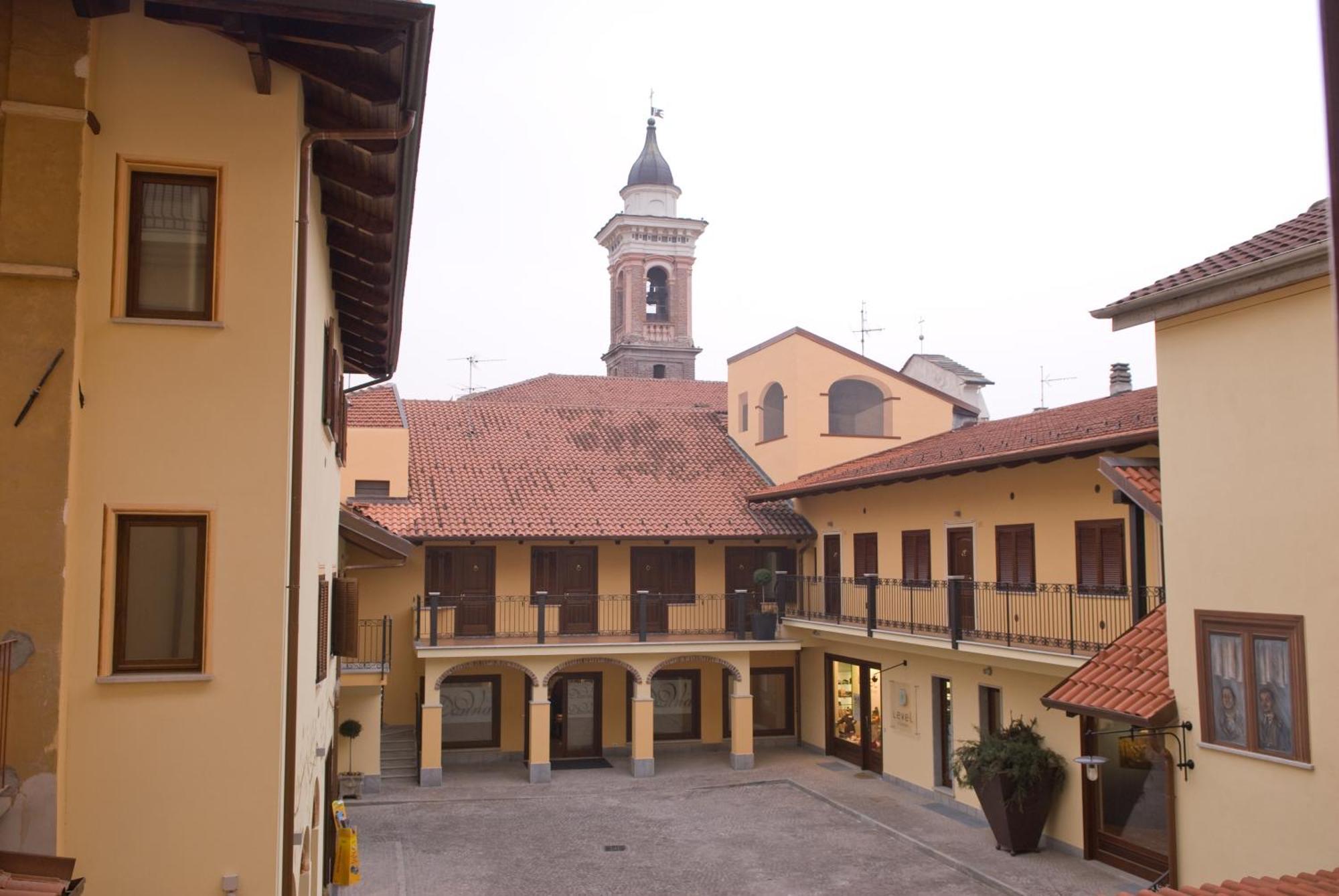 Residence Corona Grossa Cirie Bagian luar foto